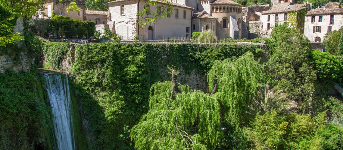 Reportage Saint Guilhem le Désert victime du tourisme ?! 